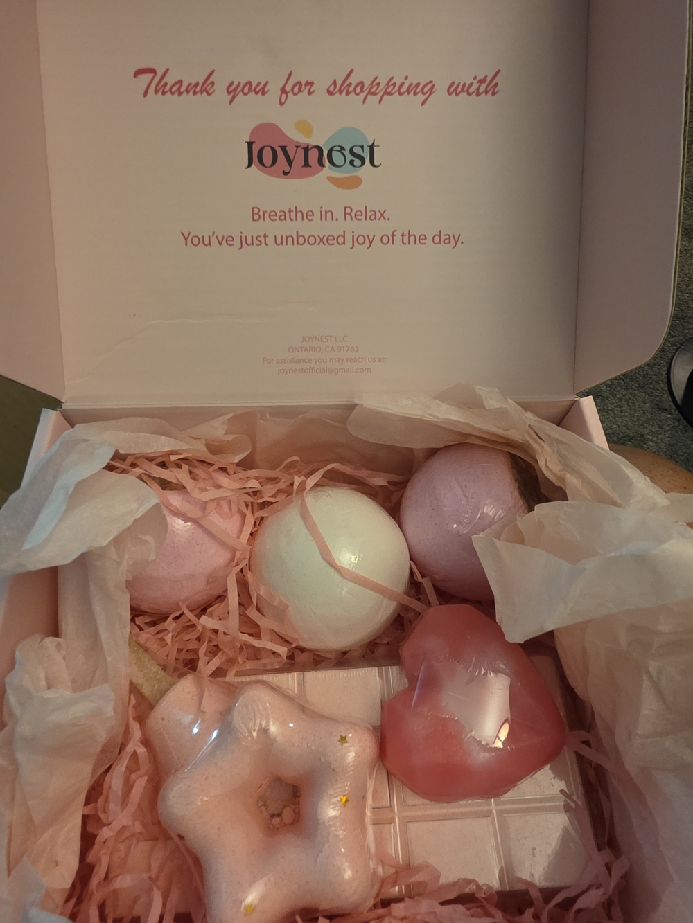 NEST Fragrances Pink and White Bath Soak & Bubbles Gift Set